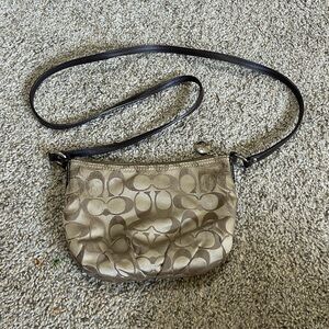 Coach Canvas Monogram Travel Preppy Tan Brown Zip Up Minimalist Y2K Baguette